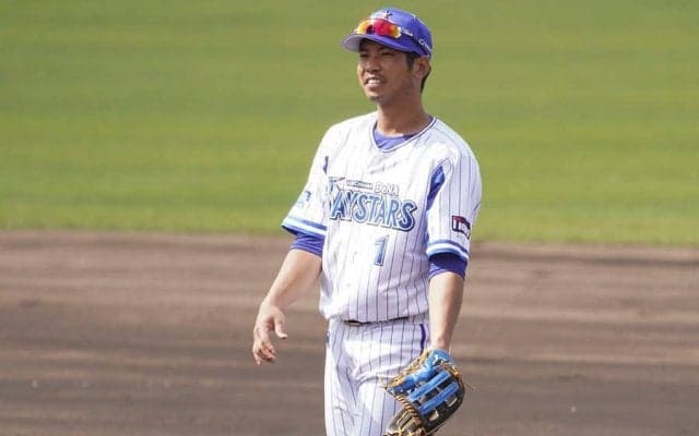 単なる“懲罰交代”にあらず…　凡ミス桑原にチャンスを与えたDeNA三浦監督の思い