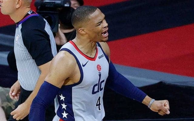 【NBA】ウェストブルックが激高　敵地ファンの“ポップコーン投げ”に米波紋「マジで不快だ」