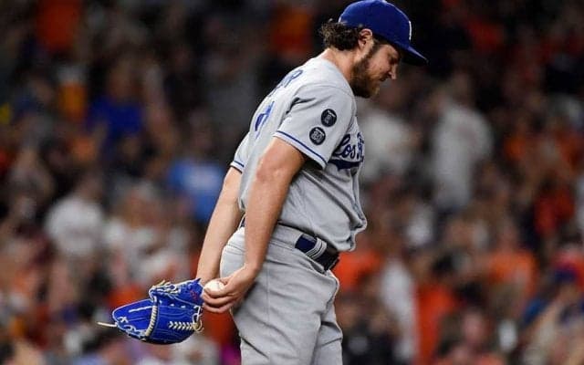 【MLB】筒香嘉智がバウアーに物言い！　“刀パフォーマンス”は「左腰に差すんだ」