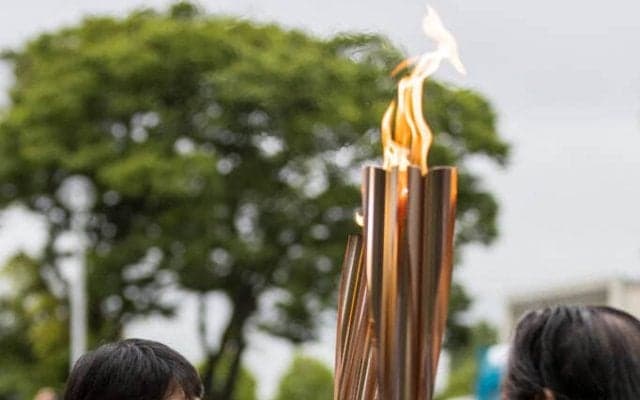 武豊騎手が栗東で聖火リレー繋ぐ