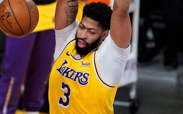 【NBA】味方ぬか喜びの豪快ダンク失敗　叩き込んだデイビスに米反響「なぜ」「笑ってしまう」