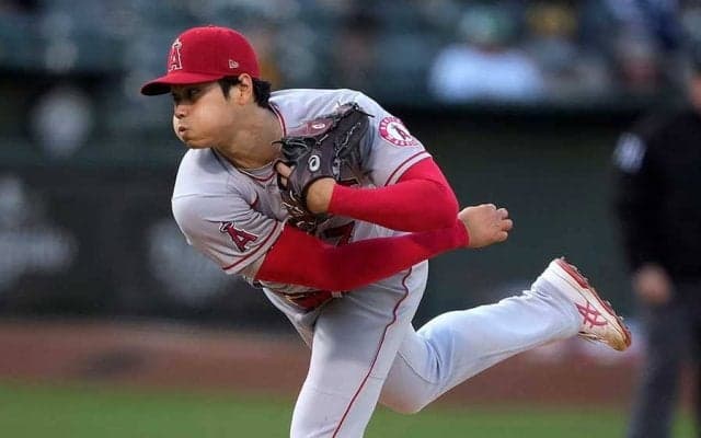 【MLB】大谷翔平、顔面付近の150kmで一触即発！　敵打者激怒で米記者速報「ベンチ総出だ」