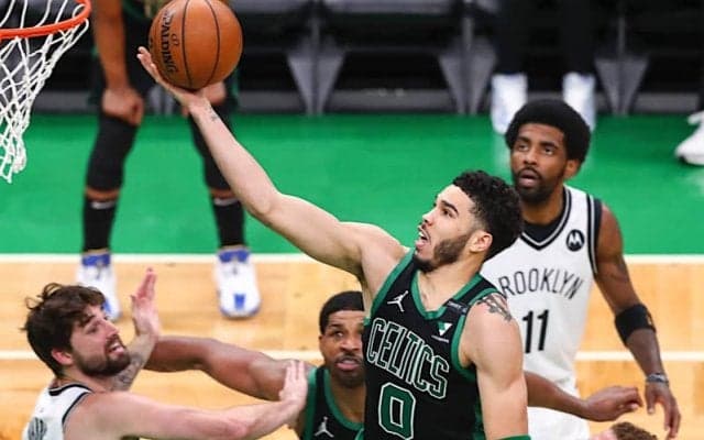 セルティックスとクリッパーズが3連敗を回避…ホークスは2勝1敗／NBAプレーオフ