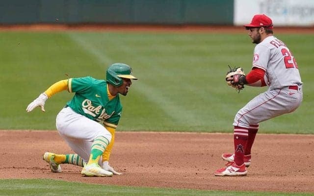 【MLB】好走塁を自ら台無しに…　赤っ恥の“うっかりミス”が「面白すぎる」「恥ずかしい」