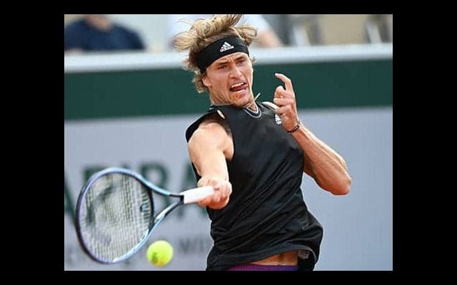 ズべレフ 大逆転で初戦突破