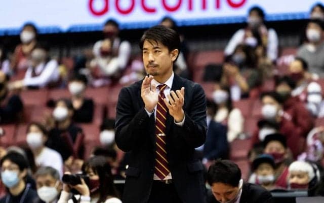川崎が佐藤賢次HCと契約継続「今季果たせなかった優勝を成し遂げ、その先にある未来を一緒に見たい」