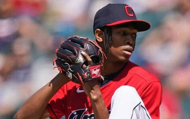 【MLB】196cmスリム右腕が8連続K　幻惑カーブ＆直球に米ファン注目「若き魔術師」「未来の星」