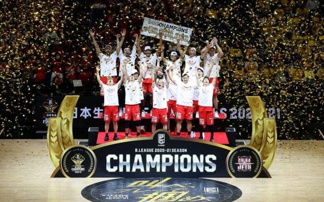 千葉ジェッツがBリーグ初制覇 – 宇都宮ブレックスを71-62で下す