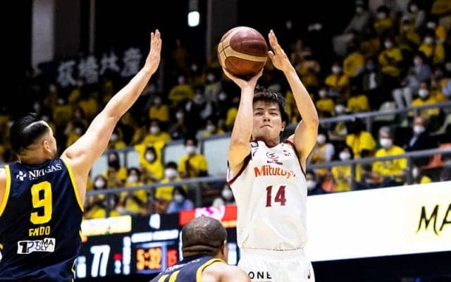 辻直人が広島と契約…「常勝チームへと導くために移籍してきました！」