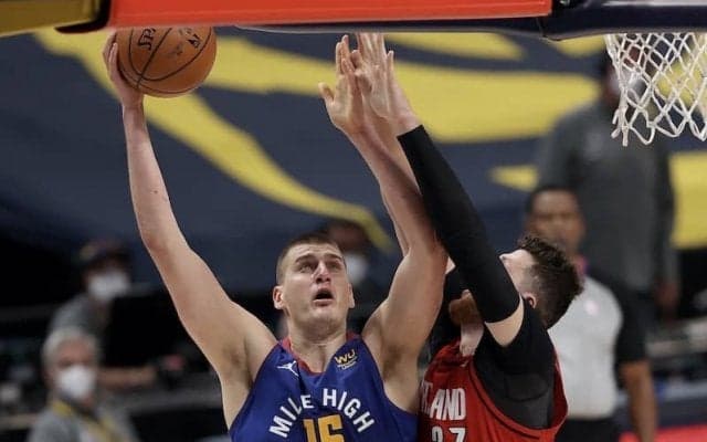 ナゲッツが2OTの激闘を制す…サンズは快勝、ネッツは準決勝へ／NBAプレーオフ