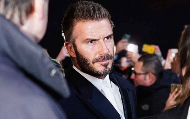 渋いベッカム＆イケメン三男の“肩組み2ショット”に反響「この父にしてこの子あり」