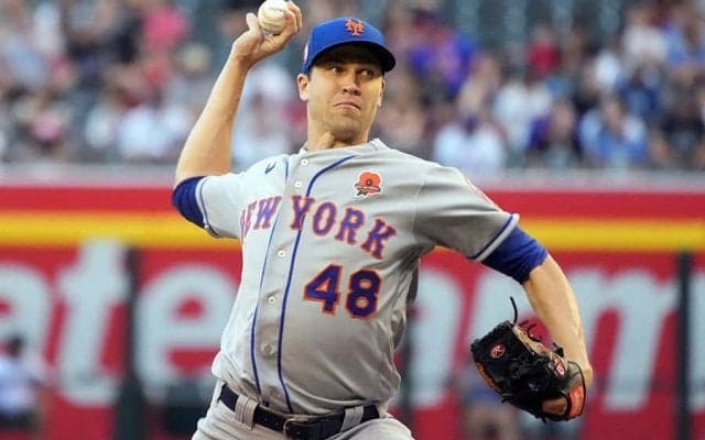 【MLB】160キロ超えが36球！　デグロムの異次元投球に地元メディアも「人間じゃない」