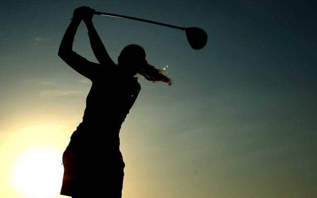 女子ゴルフ、後ろ姿クイズの答え　パンツスタイルの選手に反響「お団子ヘアじゃない」