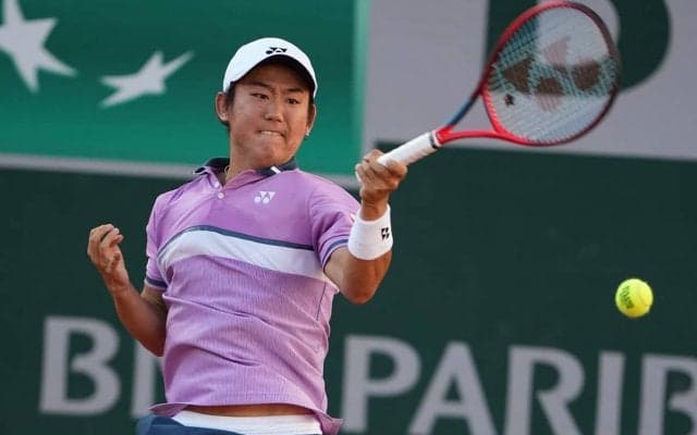 西岡良仁、イタリア期待の若手にストレートで敗れる[全仏オープン]