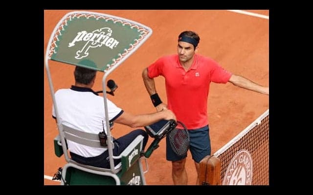 フェデラー 警告受け主審と口論