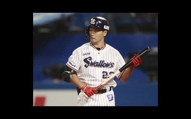 ヤクルトに浸透する「青木イズム」。稀代のヒットメーカーが姿勢で伝えてきたこと