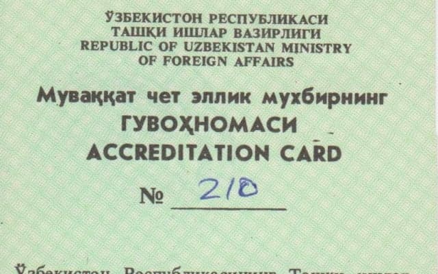 後藤健生の「蹴球放浪記」連載第61回「手作りのビザと取材許可証」の巻(2)アイスクリームを舐めながら「大統領官邸でもなんでも取材できるんだぜ」