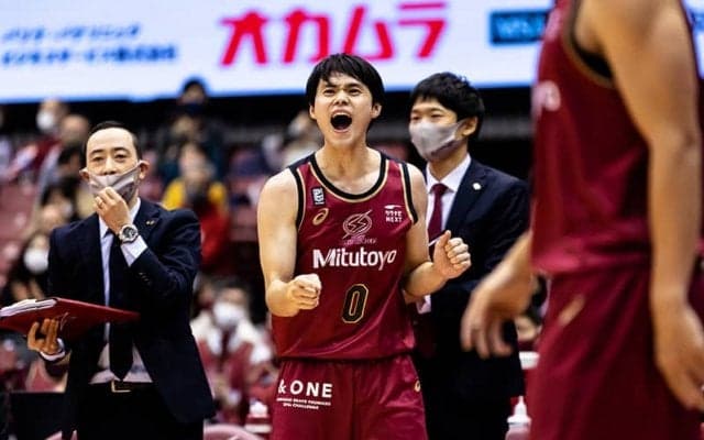 藤井祐眞が昨季に続きベストディフェンダー賞を受賞…「ディフェンスは気持ちが一番大きい」