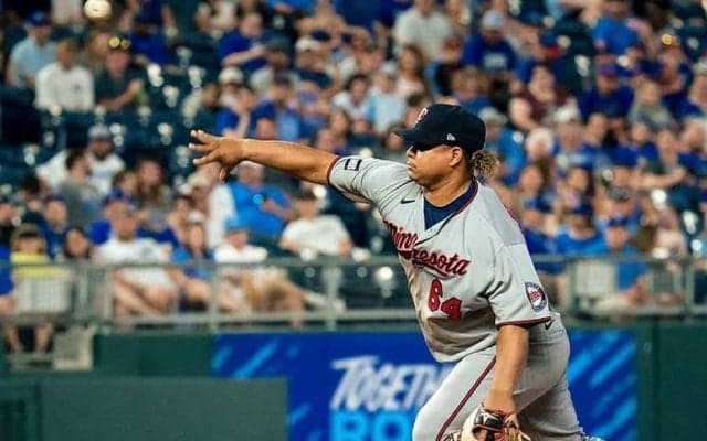 【MLB】キャッチボールしてる？　打者も同情…66キロ“無気力投球”に「笑いすぎてむせた」