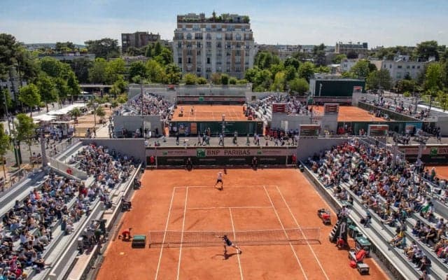 試合の合間にシャンパングラスを傾けるおしゃれな「全仏オープン」が帰ってきた！