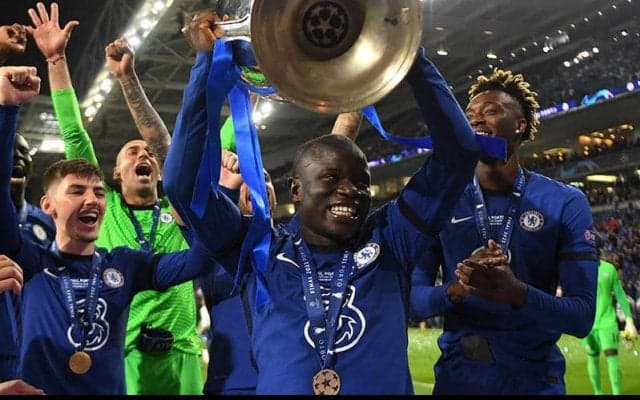 バロンドールの期待高まるカンテ、代表同僚ポグバも推す