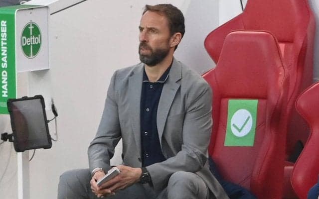 人種差別に対し明確に抗議を示すイングランド代表サウスゲイト監督「ユーロの間、どんな反応があってもひざまづく」