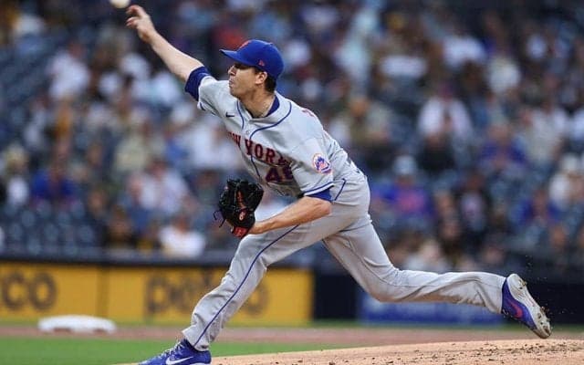 【MLB】「こんなの見たらもう引退」ど真ん中に打者のけぞる…防御率0.62デグロムは「別次元」