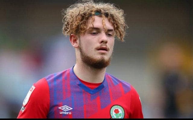 リバプールでのポジション争いを目指す若手エリオット「年齢の若さは言い訳にならない」