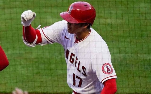 【MLB】大谷翔平、悪球拾った\"ゴルフ打ち\"　インパクトの瞬間に米記者感嘆「頭から離れない」