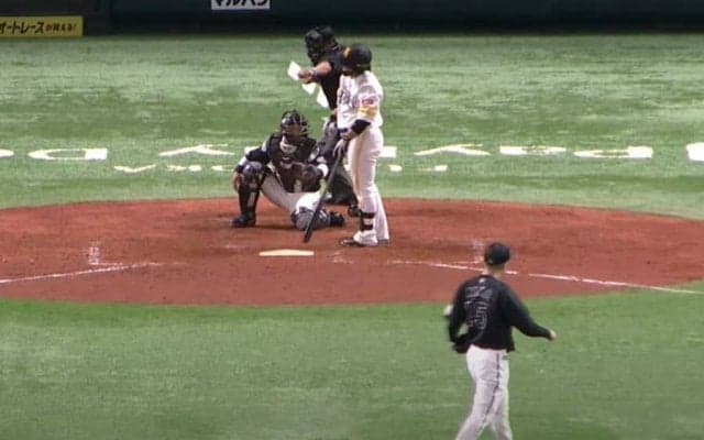 三振コールの前に「投げた勢いで帰ってる笑」　投手の“確信歩き”が「スマート」