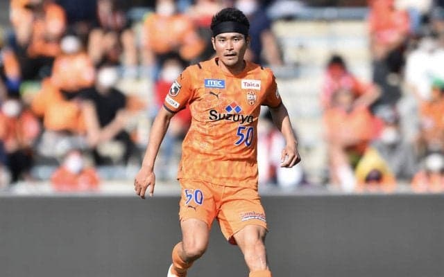 鹿島戦で交錯した清水のDF鈴木義宜、MF中村慶太が負傷…鈴木は頭蓋骨骨折
