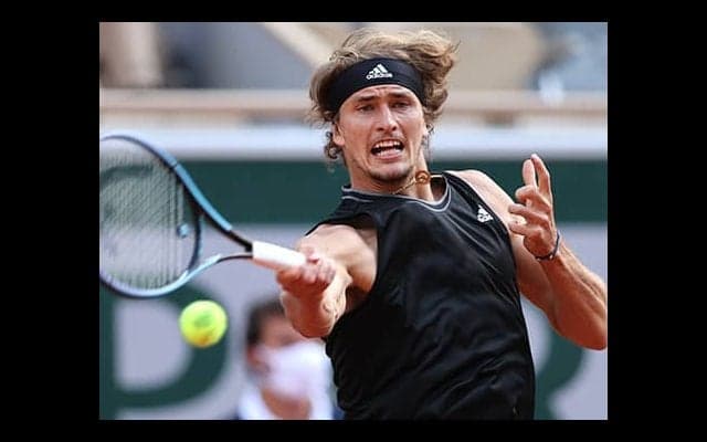 ズべレフ 快勝で全仏OP初の4強