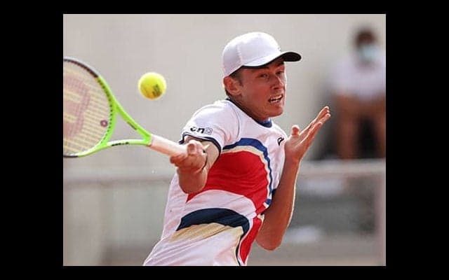 デ ミノー 逆転で８強入り