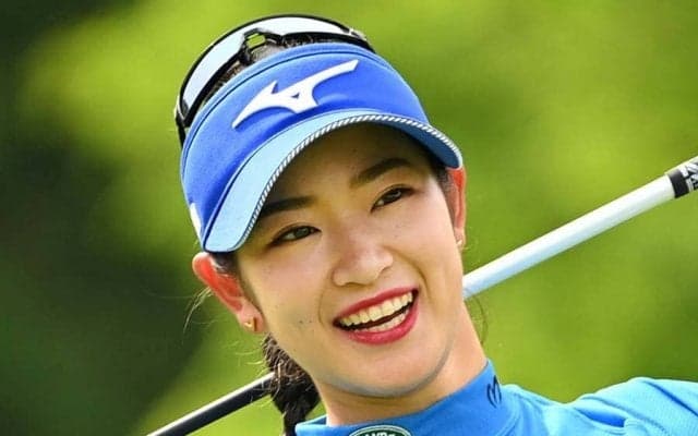 原英莉花が全身ブルー　上下統一“鮮やかコーデ”にファン注目「爽やか」「モデル」