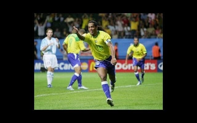 ロナウジーニョのテクニックの発想を楽しむ。3Dプレーを石川直宏が解剖