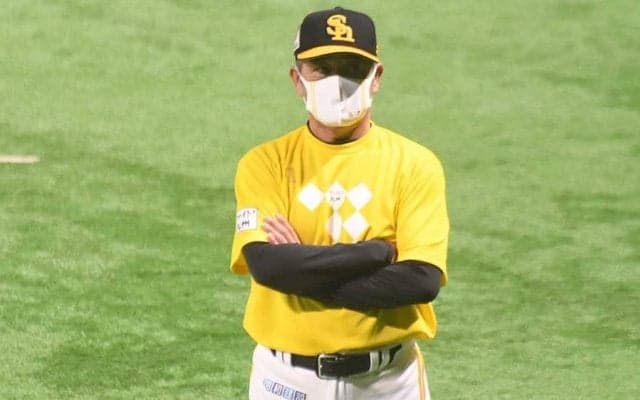 勝負の分かれ目となった犠打失敗　鷹・工藤監督の思惑と代打を起用しなかった理由