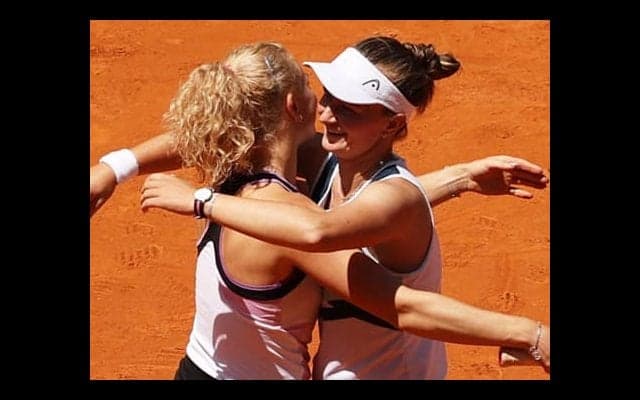  全仏21年ぶり単複2冠の快挙 