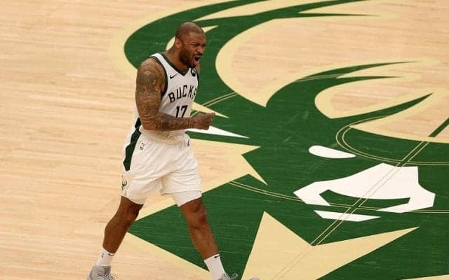 ヤニスが仕事人PJ・タッカーを称賛「僕らが前へ進むためには彼の力が絶対に必要だ」