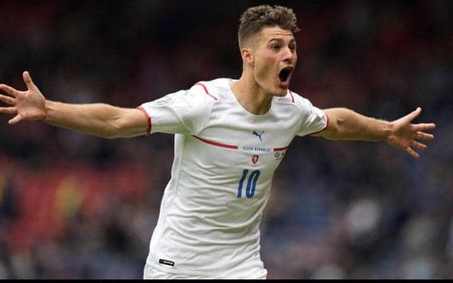 シックの超ロングシュート弾が決まったチェコがスコットランドを退けて白星スタート《ユーロ2020》