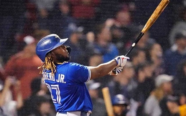 【MLB】ゲレーロJr.が独走22号　グリーンモンスター越え137m弾に米ファン驚愕「弾道が凄い」
