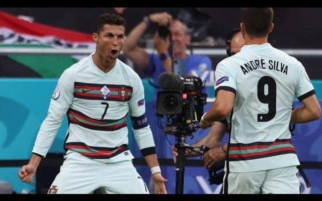 コーラを拒否したロナウド 大会スポンサー企業に大ダメージか...