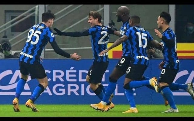 カゼミロのバックアッパーを探すレアル...3選手のMFが獲得候補に浮上