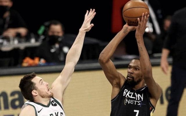 ネッツが後半に大逆転勝利、デュラントがシリーズ王手に導く／NBAプレーオフ