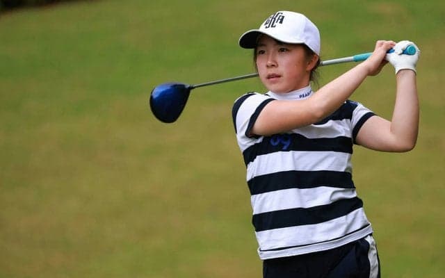 手塚彩馨が首位、2打差2位に佐藤心結　日本女子アマ