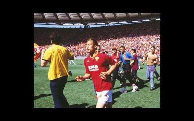 中田英寿、セリエＡ制覇から20年。日本人の価値を高めた圧倒的存在