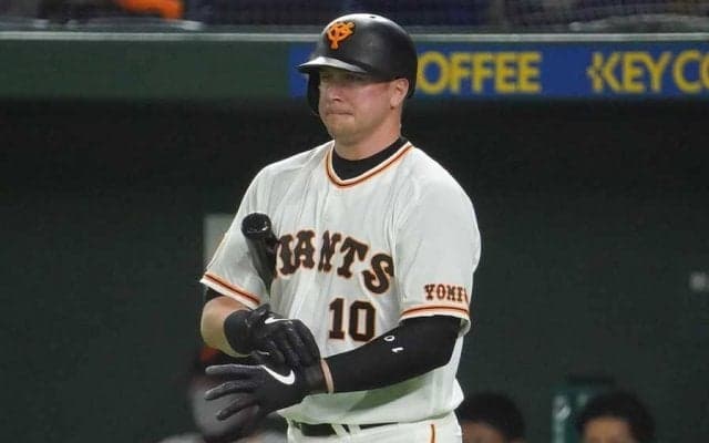 巨人、スモークの帰国を発表　「家族と過ごすという決断をしました」