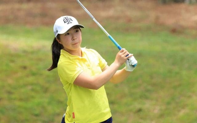 高1の手塚彩馨が首位キープ　日本女子アマ制覇に王手