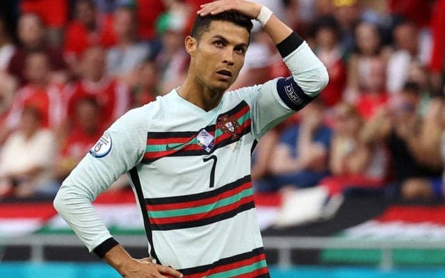 C・ロナウドに始まった飲み物移動問題、今後はチームに罰金の可能性？