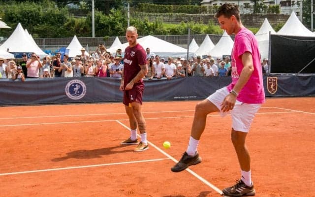 FCバルセロナ選手が立ち上げたエージェンシーとティームが契約