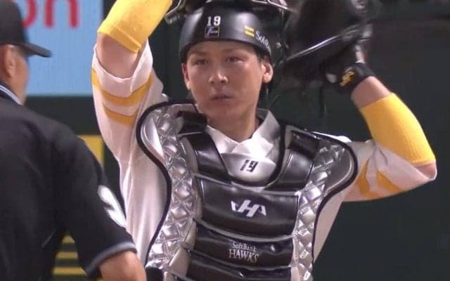 投球ワンバンなのに…“甲斐キャノン”に刺された「ランナーは結構ショックやろな～」